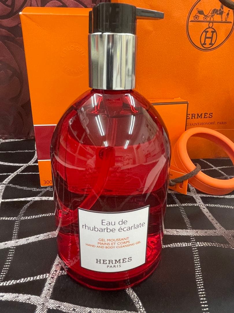 エルメスEau de rhubarbe éclatée ボディソープ 300ml