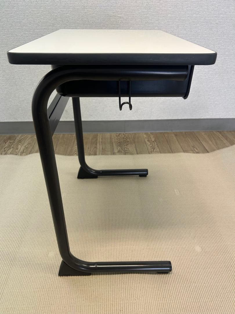 学習机《小学、中学、高校》事務用机、机のみ❶