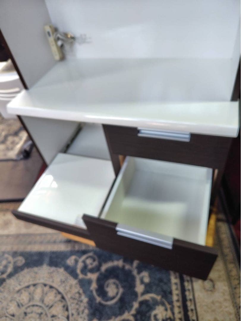 ニトリ　食器棚　100Vコンセント付き　横幅80㎝　奥行40㎝　高さ210㎝