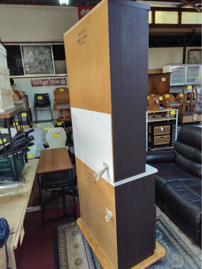 ニトリ　食器棚　100Vコンセント付き　横幅80㎝　奥行40㎝　高さ210㎝