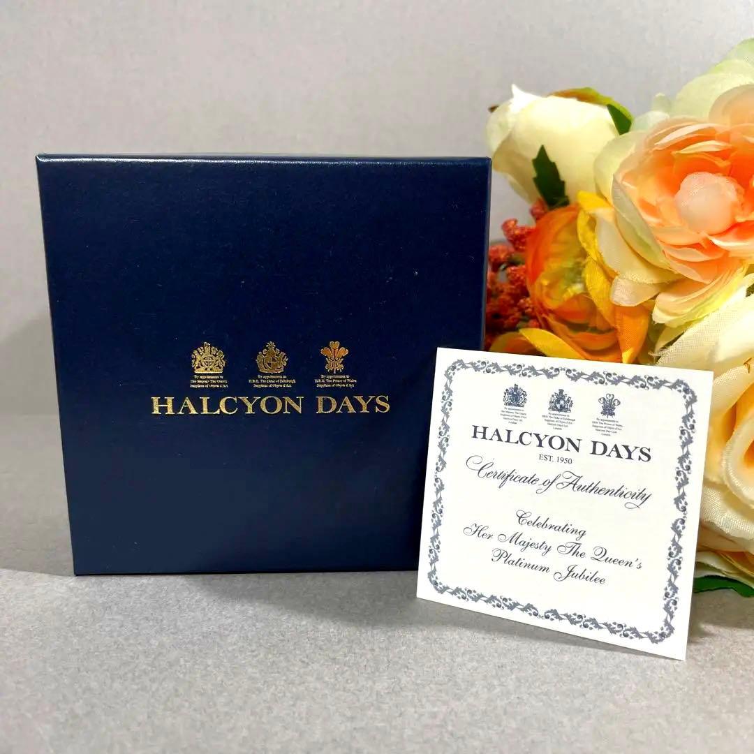 ハルシオンデイズ エリザベス女王 プラチナジュビリー 小物入れ 赤