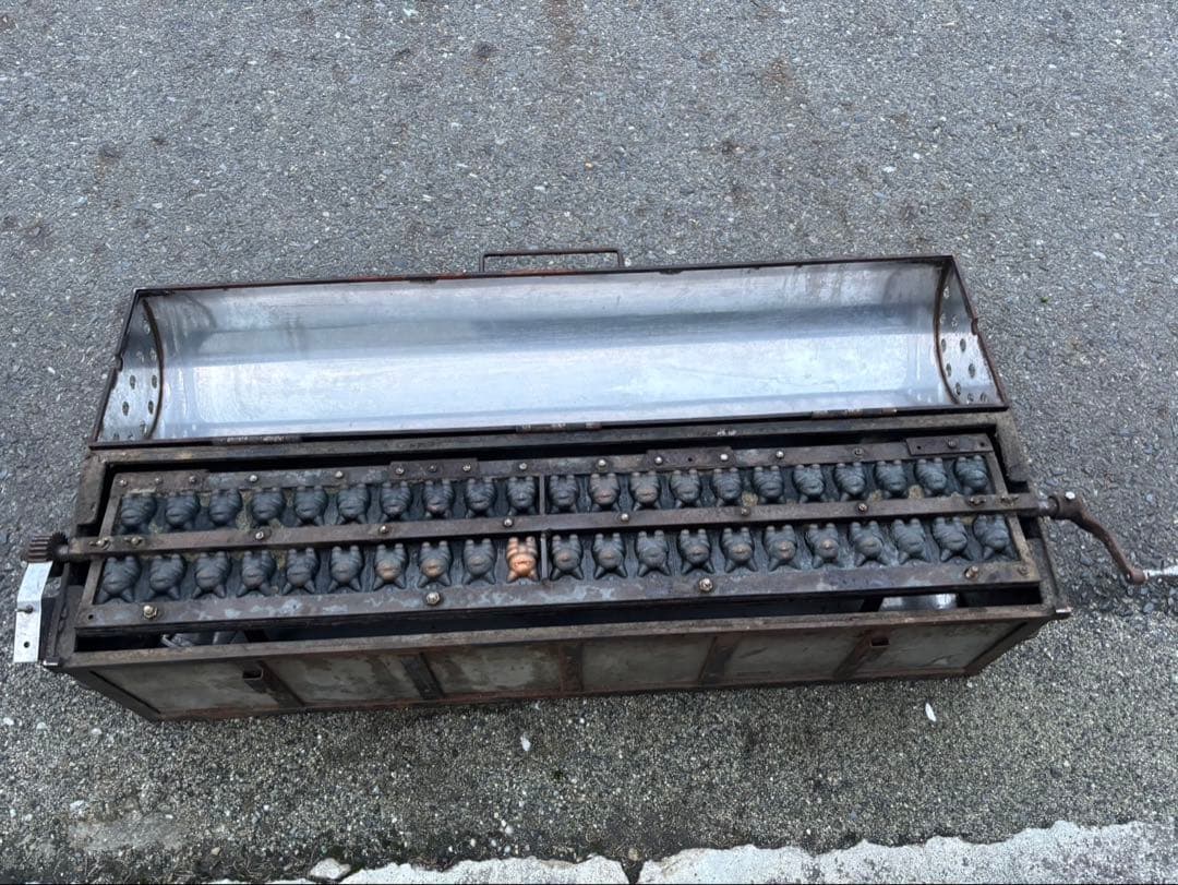 とわ様限定　業務用　キャラクター焼き型 ベビーカステラ　42穴　LPガス式