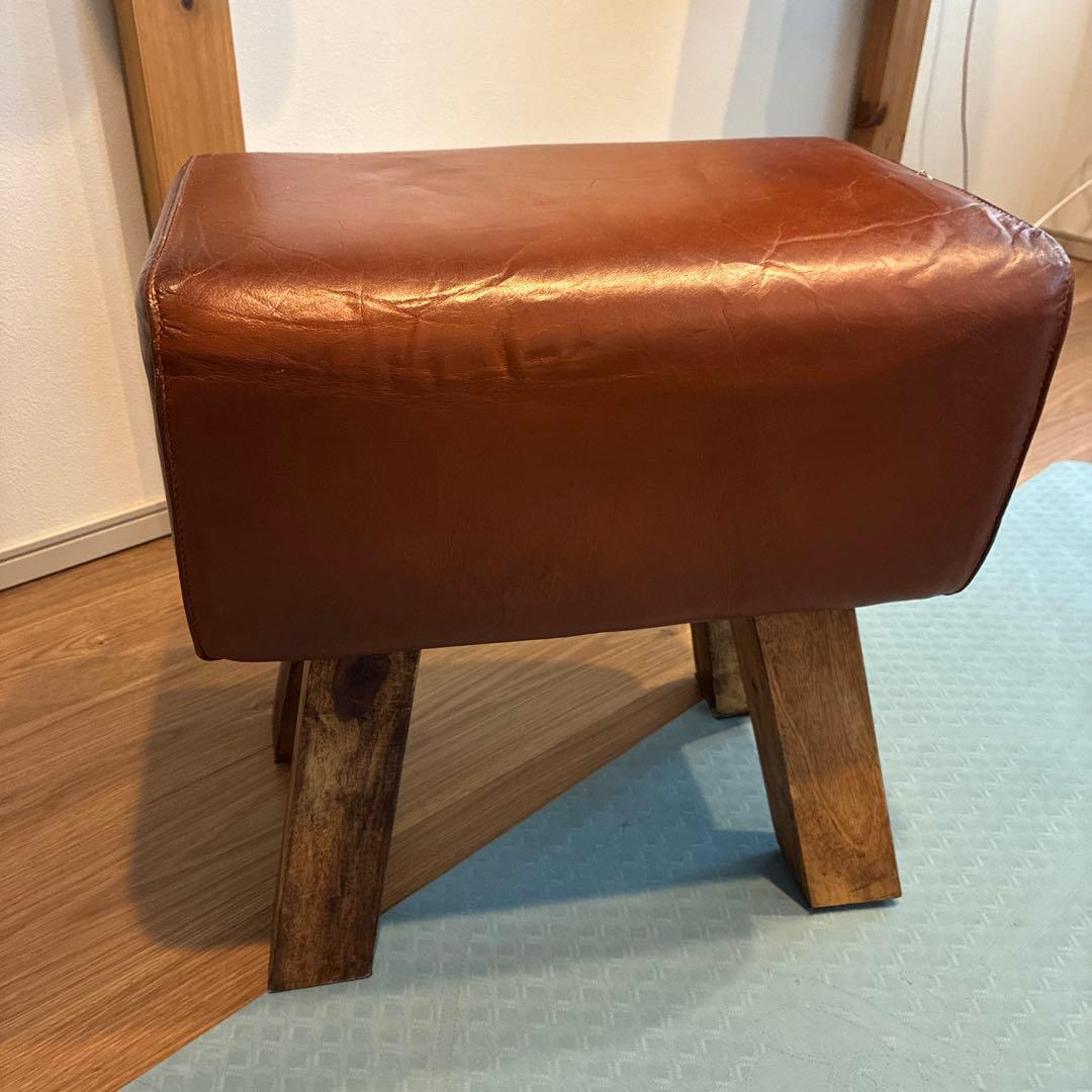 ブラウンレザーオットマン