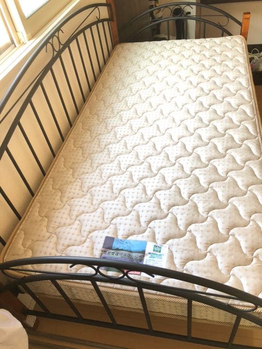 【美品】シングルベッド (マットレスなし) 値下げします！