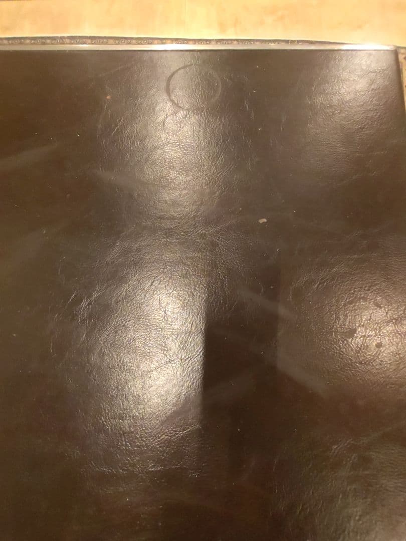 黒いセンターテーブル