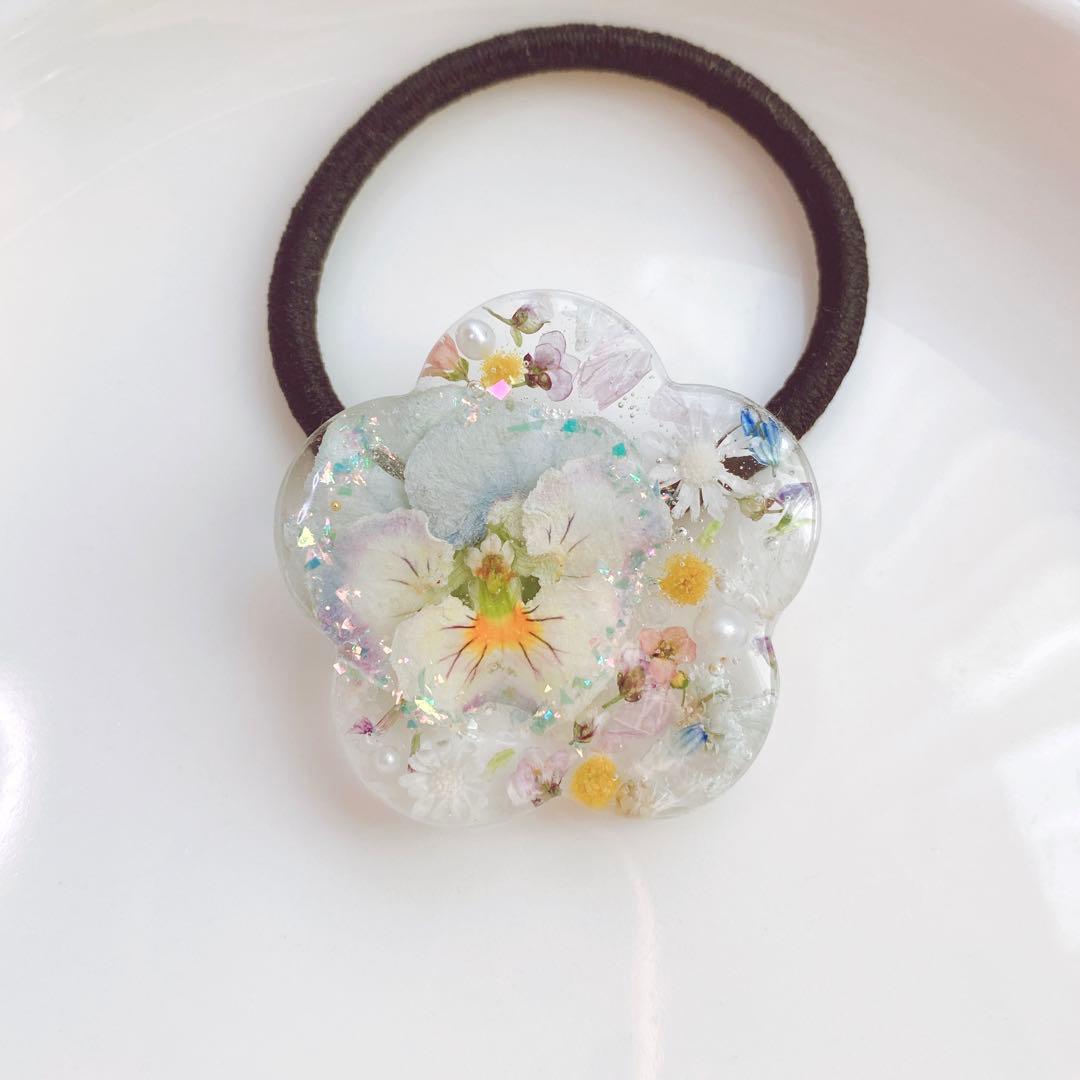 レジンヘアゴム　お花　ブルー　ビオラ　クリア　春夏　ミモザ