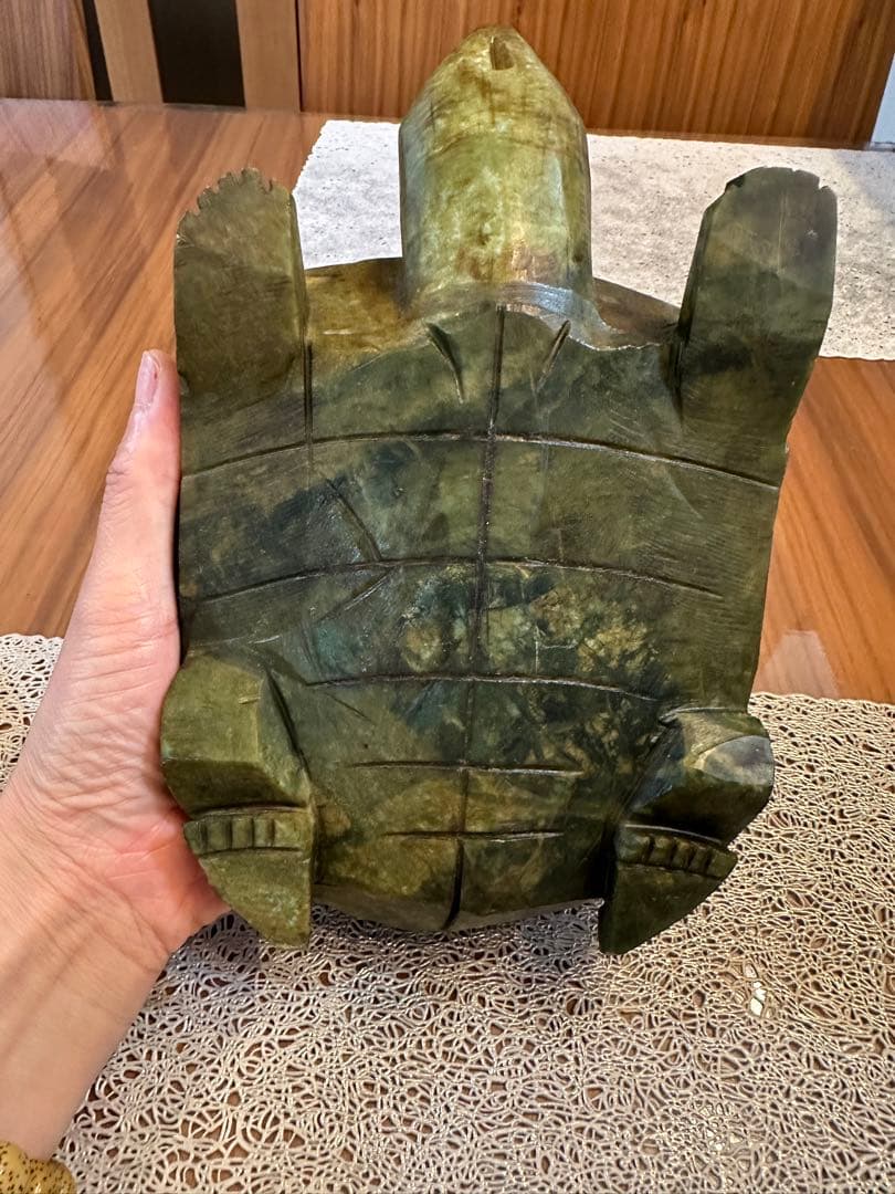 Z-456 天然玉石　古玉　大型　亀　老玉　河磨玉　置物　風水　縁起物　金運