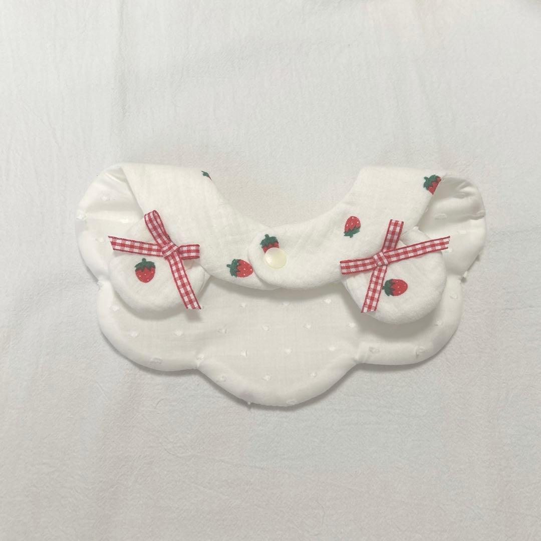 62 ハンドメイドスタイ　くま耳　いちご　リボン　ベビースタイ