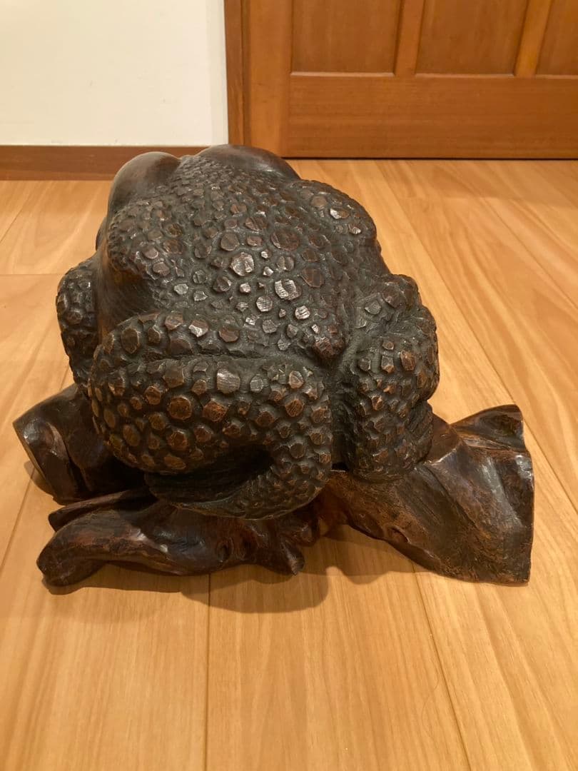 松平家　かえるの置物 　　　　（無事かえる）