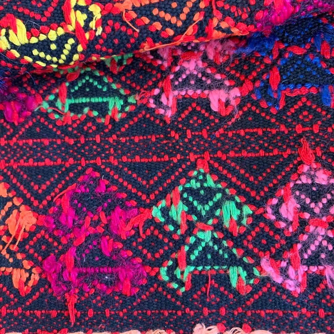 少数民族衣装　工芸品　刺繍スカート　スカート　中国国境