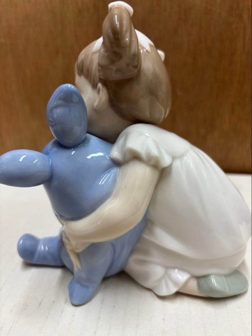 リアドロ (ナオ ) 大好きな女の子とウサギ