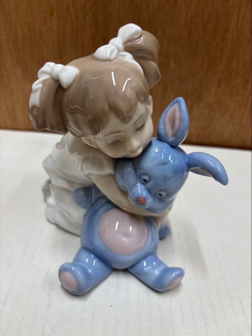 リアドロ (ナオ ) 大好きな女の子とウサギ