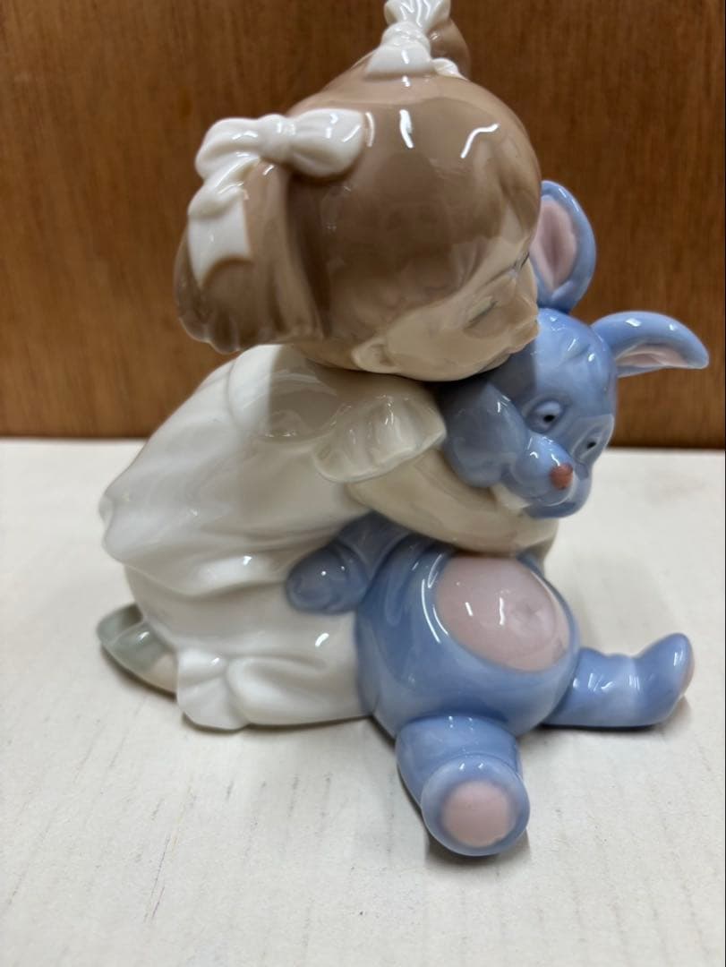 リアドロ (ナオ ) 大好きな女の子とウサギ