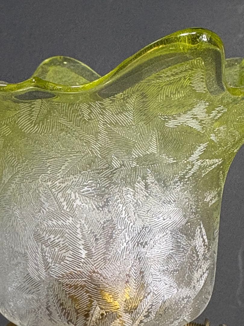 オールドバカラエグランチェシェイド&真鍮装飾スタンドランプ。