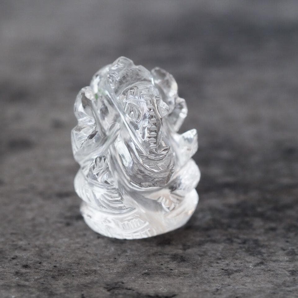 クリスタル・ガネーシャ神像（サイズ 高さ約4cm 約32グラム）ヒマラヤ水晶