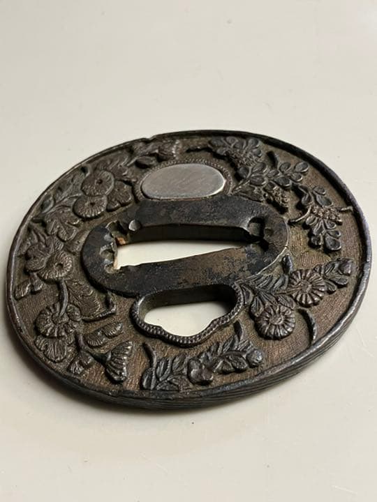 日本刀 鍔 銅 銀象嵌 菊の柄