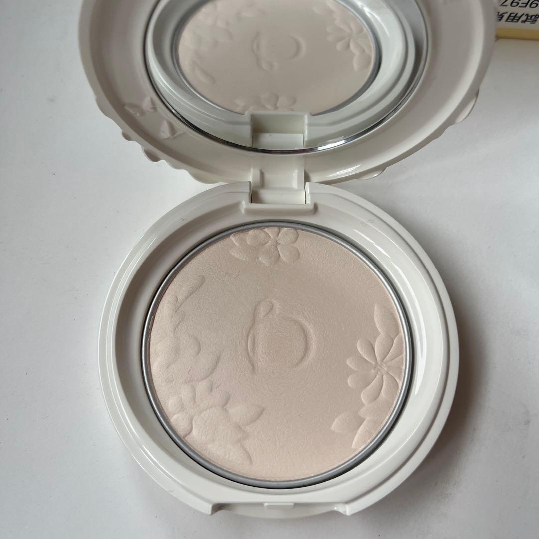 【希少】 ベネフィーク　プレストパウダー本体