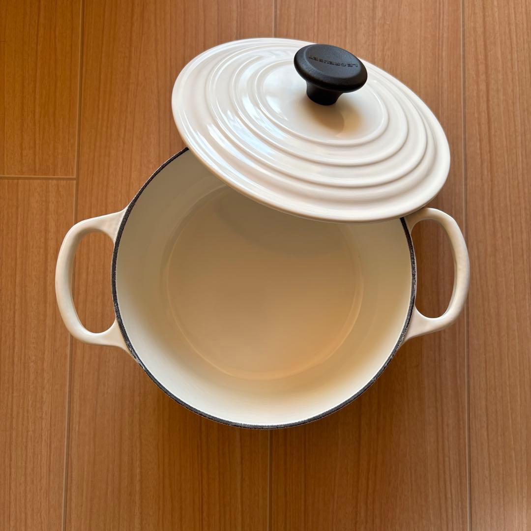 【Le Creuset】未使用品 両手鍋 白