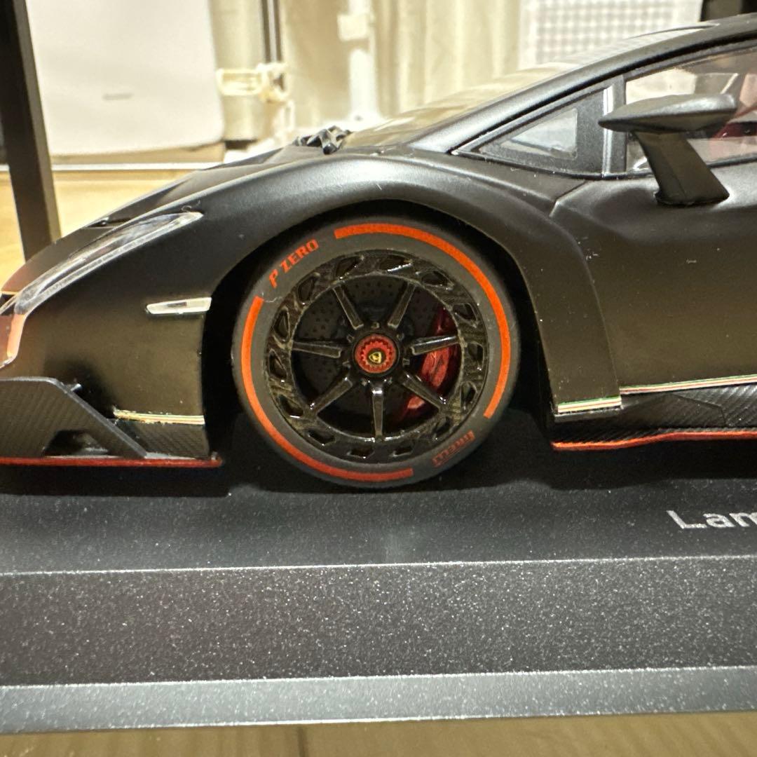 Lamborghini Veneno ミニカー 1/18