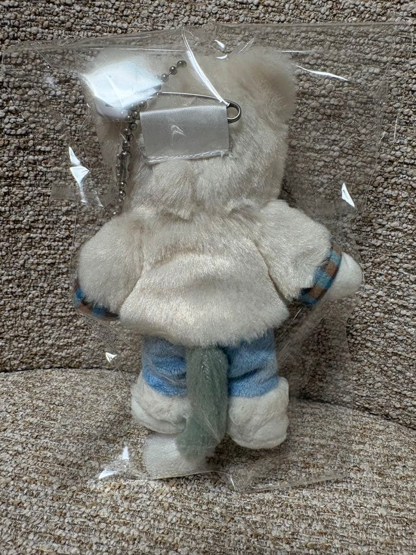 ジェラトーニ ウインターホリデーぬいぐるみバッジ - メルカリ