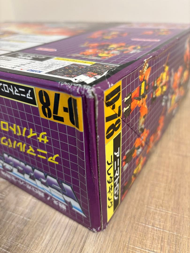 【未開封】トランスフォーマー 復刻版　プレダキング