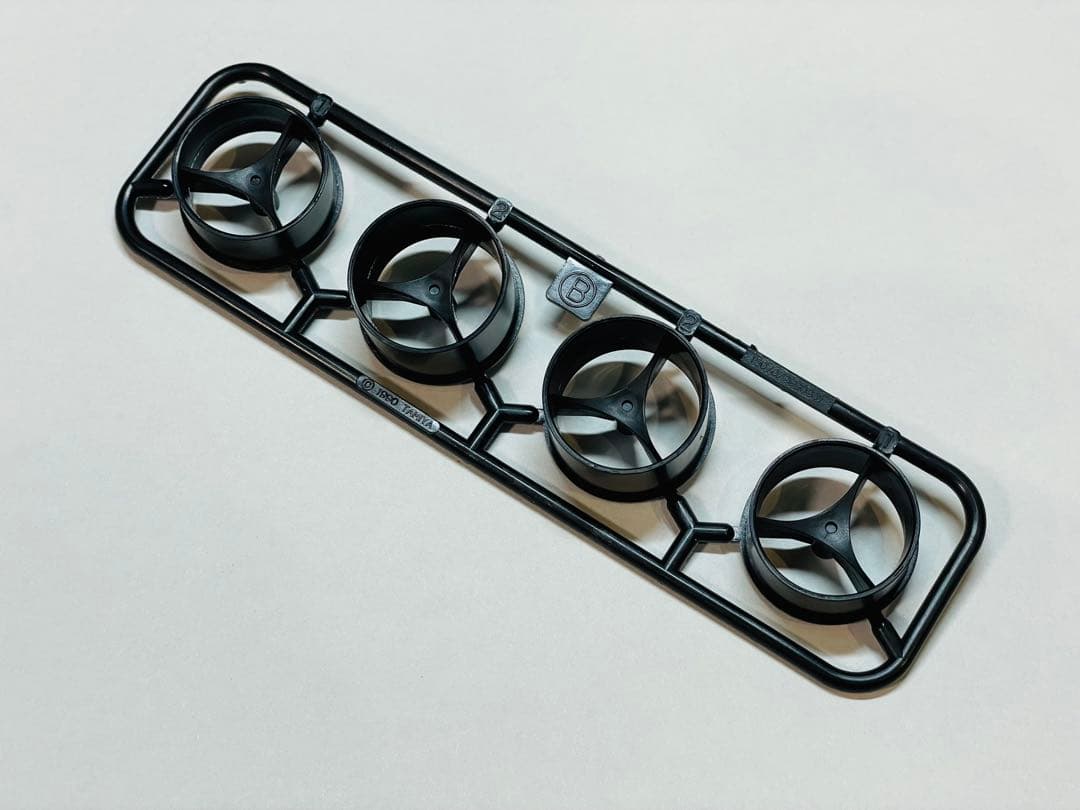 ミニ四駆 大径ライトウェイトホイール 6色8個セット - メルカリ