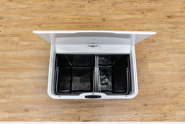 センサー開閉式　ダストボックス50L　WH【カタログ価格】39,800円(税抜)