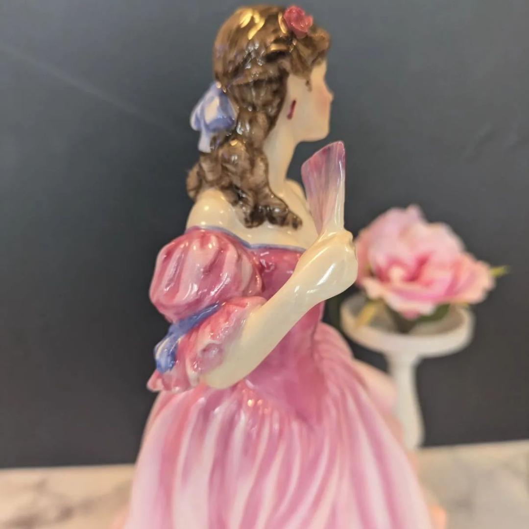 ロイヤルドルトン ローレン 1999年 フィギュリンオブザイヤー★置物人形 陶器