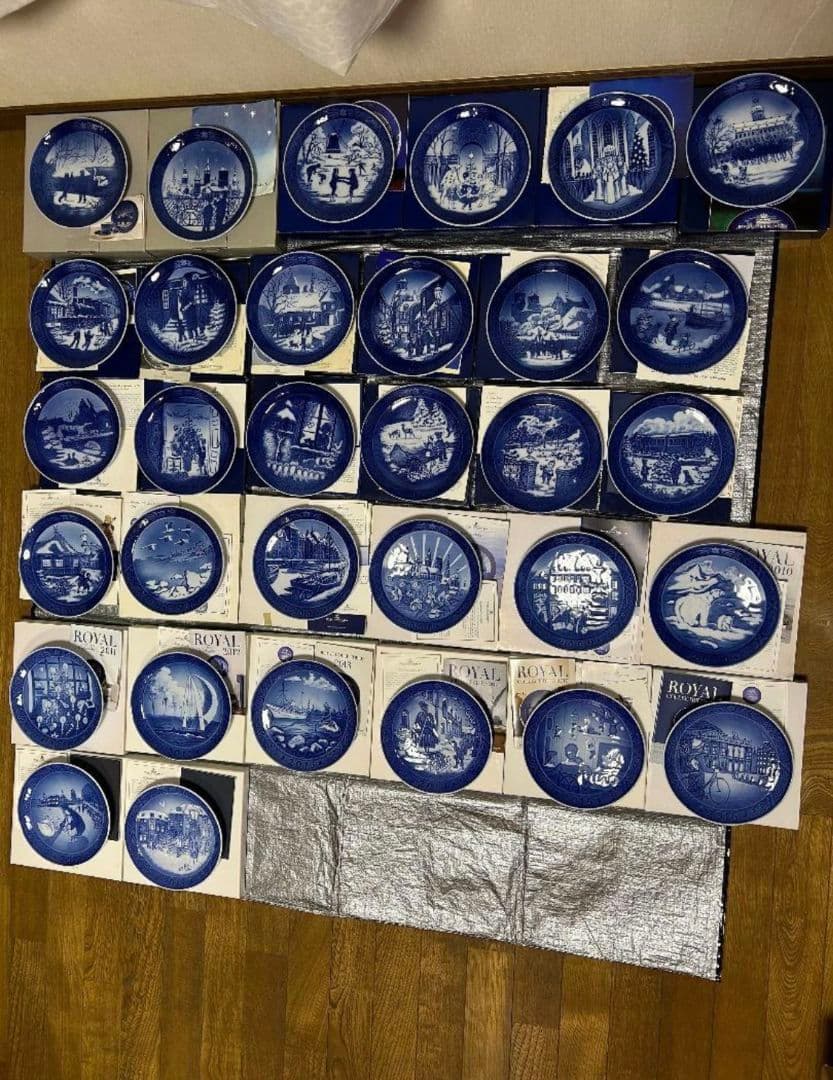 ロイヤルコペンハーゲン　イヤープレート32枚