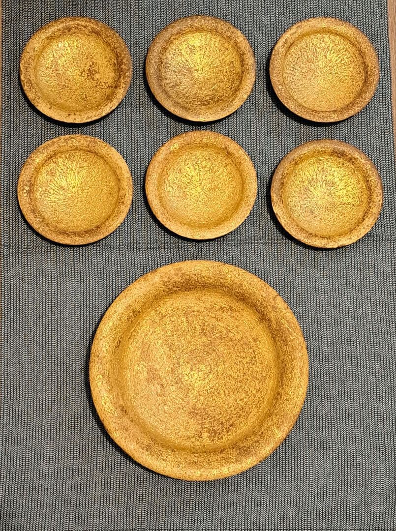 ゴールドの大皿と小皿6枚セット