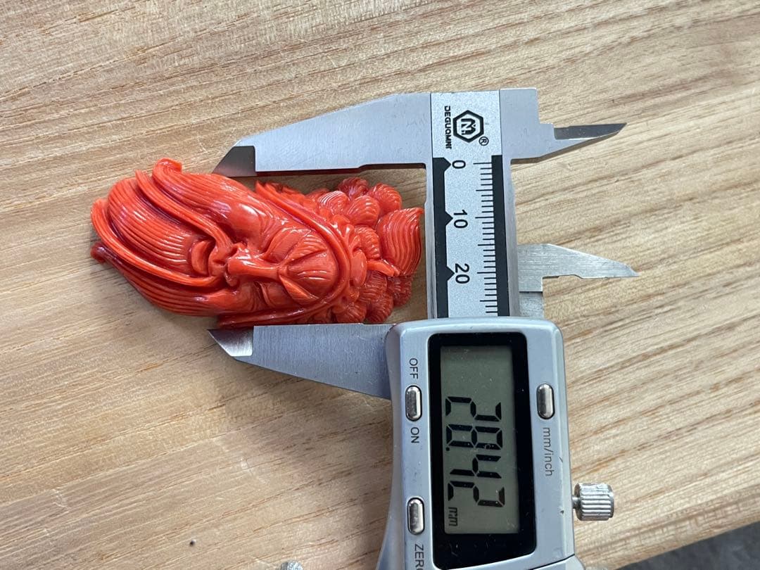 珊瑚サンゴ雕刻ルース60mm、重约32g、160.3ct