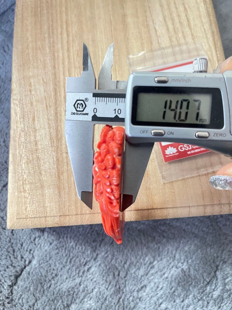 珊瑚サンゴ雕刻ルース60mm、重约32g、160.3ct