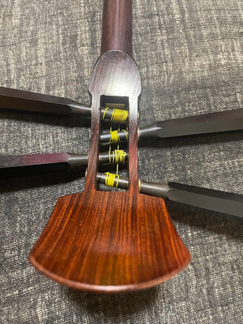 四弦和胡弓，紫檀材，竹弓（レワ弓），付属品