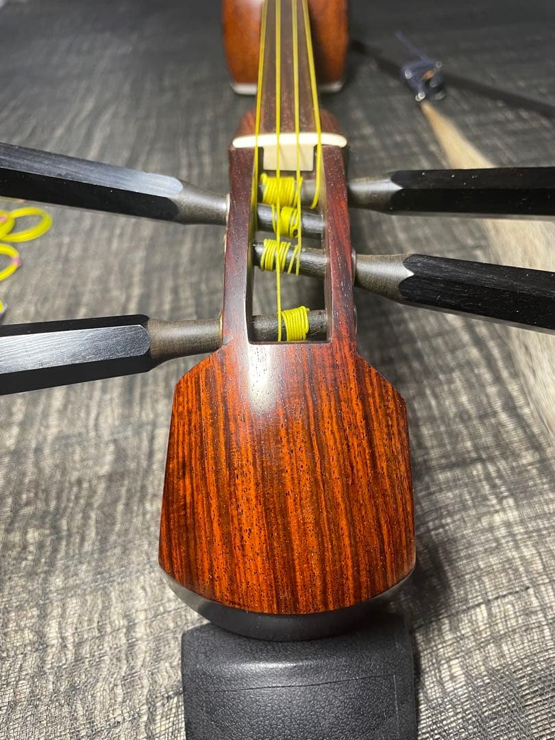 四弦和胡弓，紫檀材，竹弓（レワ弓），付属品