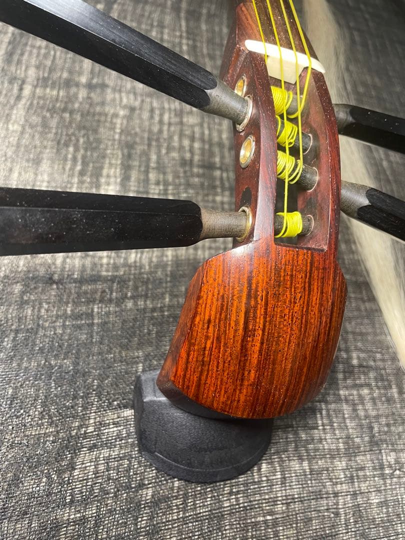 四弦和胡弓，紫檀材，竹弓（レワ弓），付属品