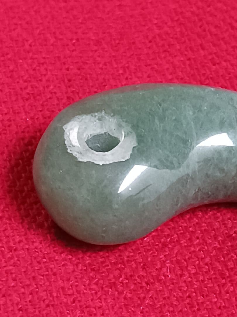 勾玉　翡翠　糸魚川産　2個セット