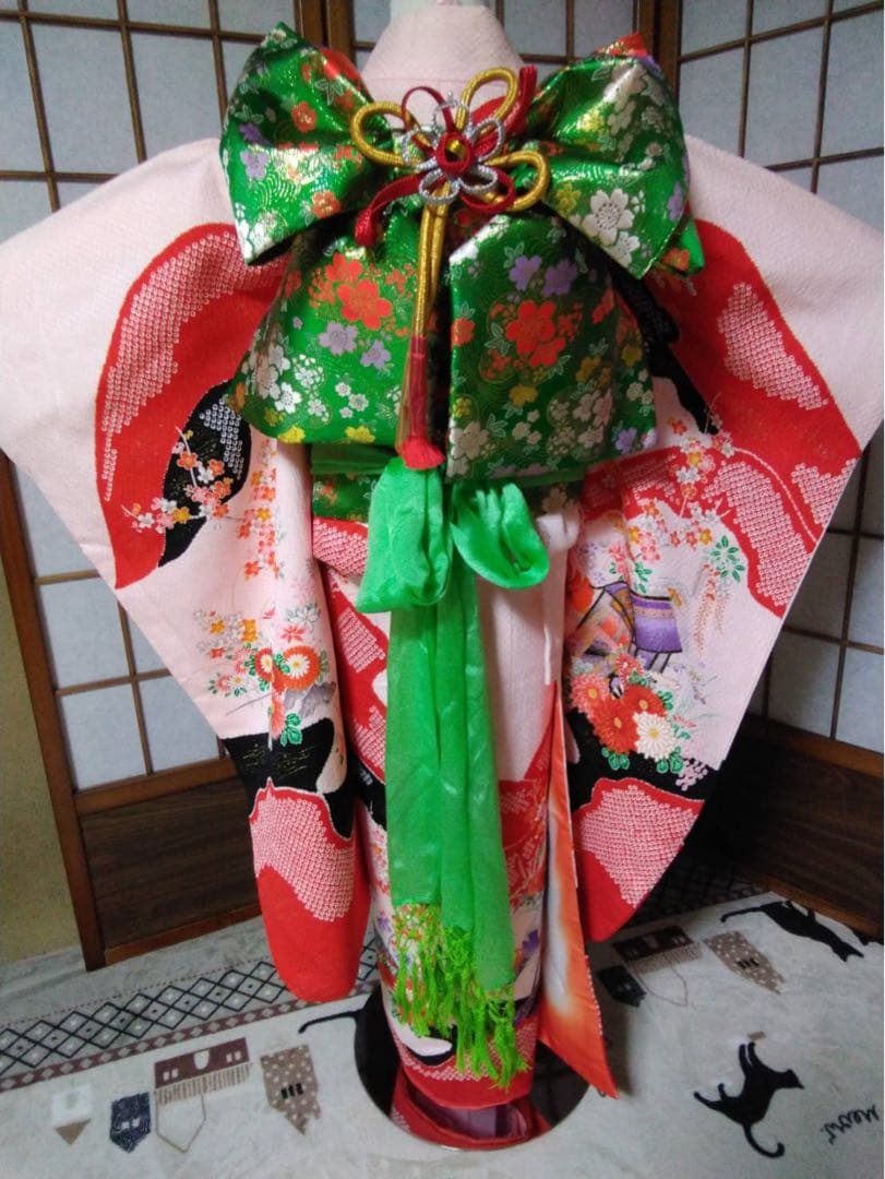 とみくです。7歳向け・化繊・ちりめん・お着物のセット