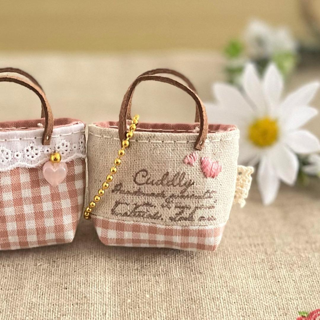 2401-38 ミニチュアトートサシェ 香り袋 2個組 ピンクチェック ♡刺繍