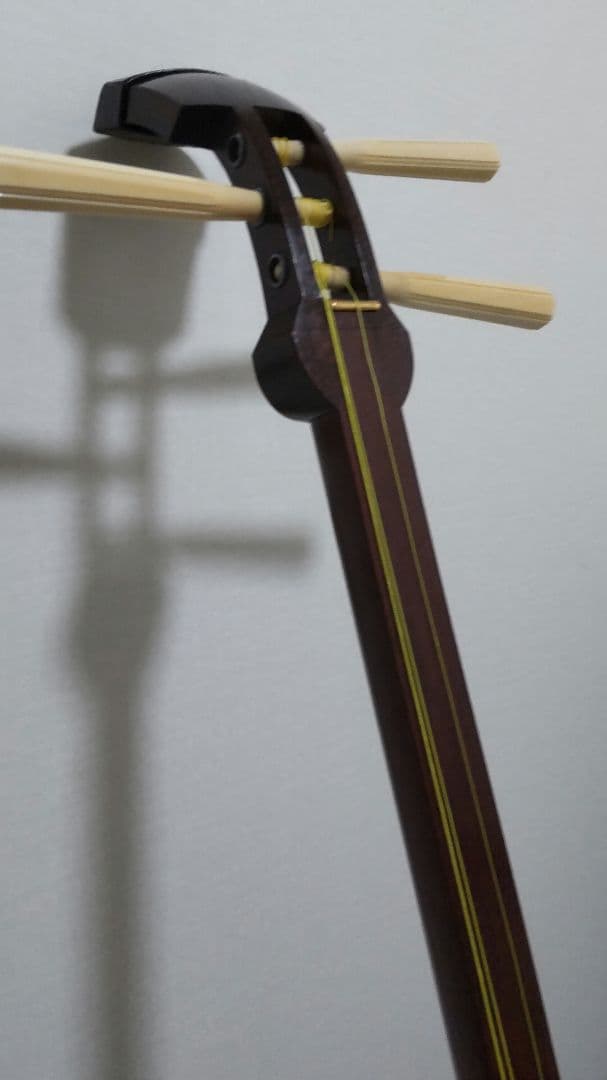 長唄三味線本体（収納桐箱付）