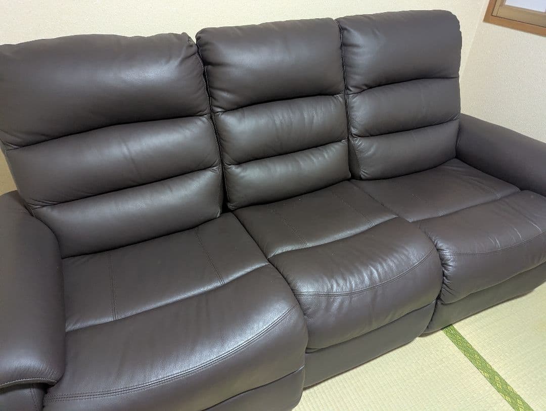 ニトリ 本革Nビリーバ 3人掛け 電動リクライニングソファ