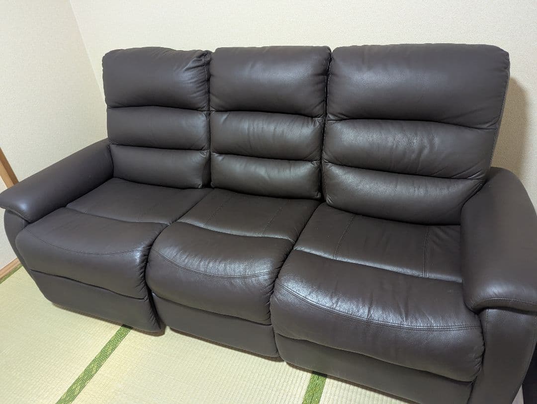 ニトリ 本革Nビリーバ 3人掛け 電動リクライニングソファ