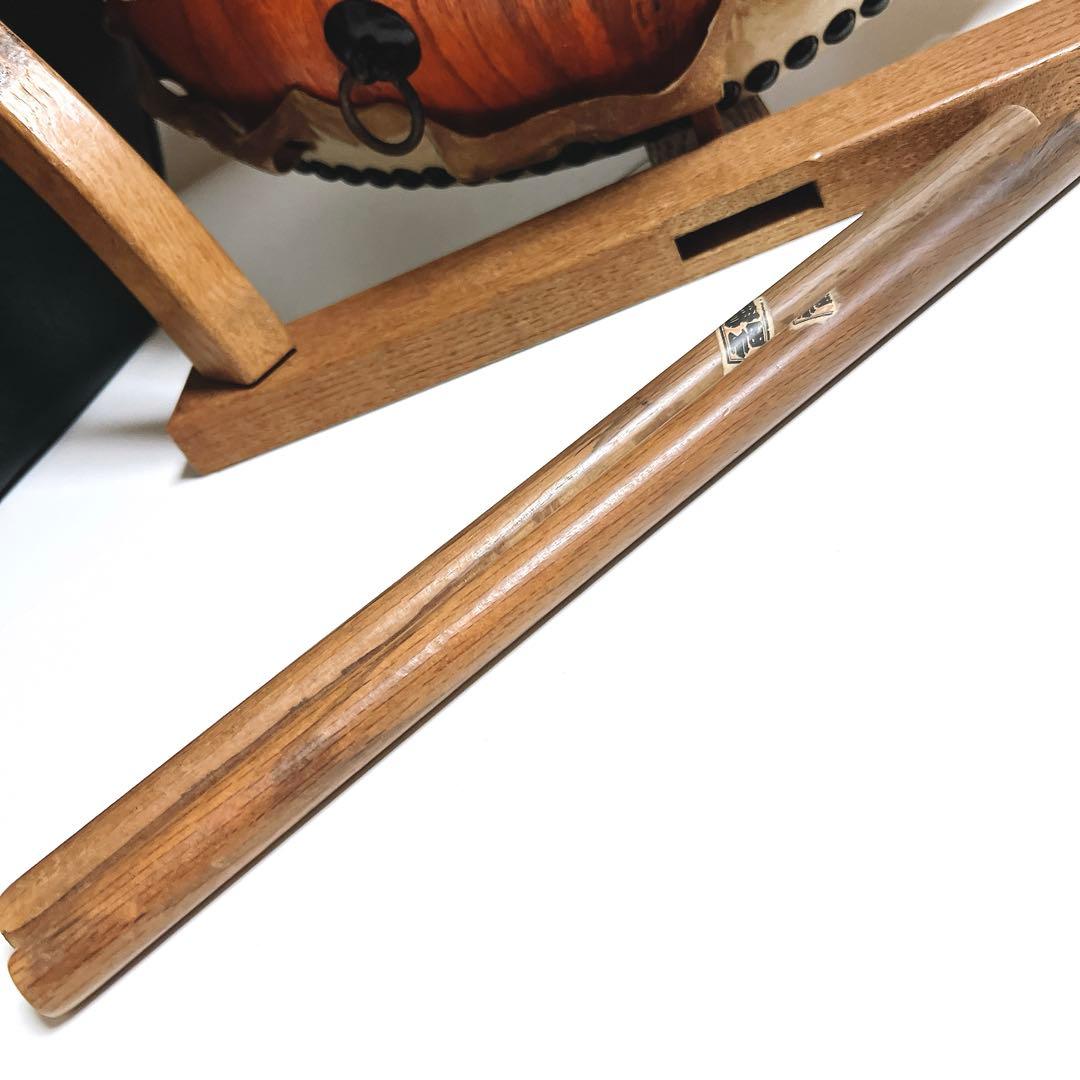 美品】 岡田屋布施 台座 平太鼓 40cm×15cm バチ付き 和太鼓 打楽器