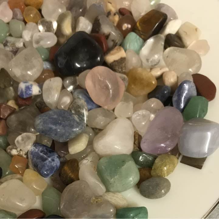 ★一周年記念★GW直前バーゲン【300gミックス天然石パワーストーンさざれ】❤️