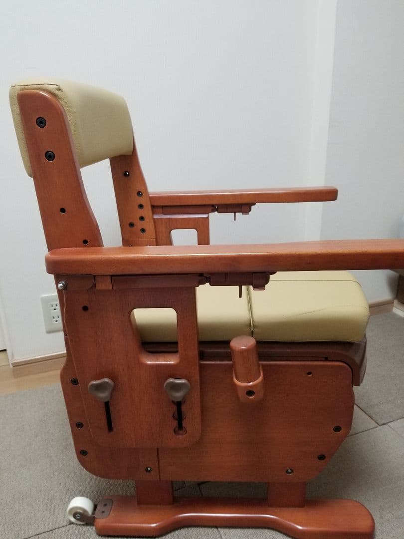 家具調介護用トイレ付きチェア　セレクトR 肘掛けノーマル標準便座　値引き交渉可