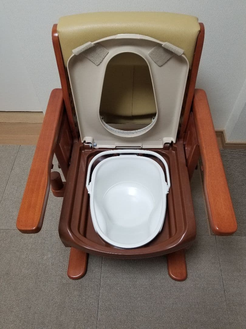 家具調介護用トイレ付きチェア　セレクトR 肘掛けノーマル標準便座　値引き交渉可