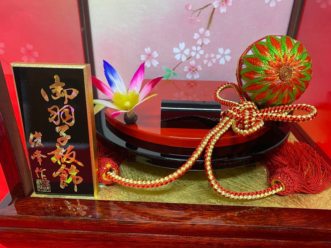 羽子板　立体振袖　ガラスケース１３号・サイズ間口約２９×奥行約２３×高さ約５５㎝