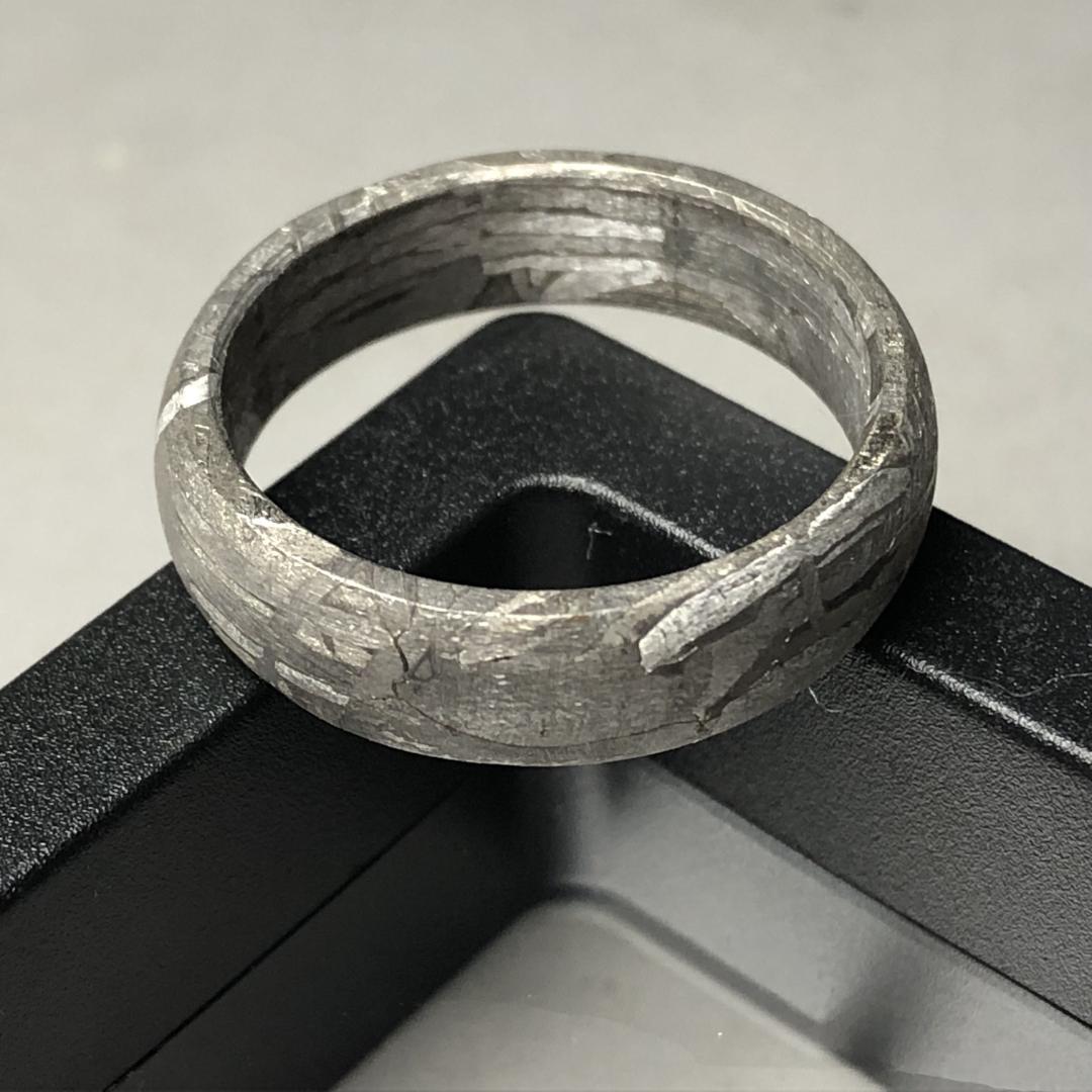 アルタイ隕石 メテオライト 上質リング くりぬき 指輪 鉄隕石｜希少