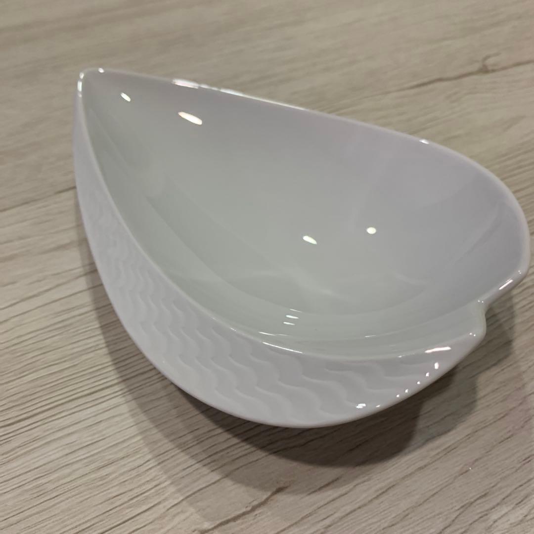 MEISSEN ホワイト皿 波形デザイン