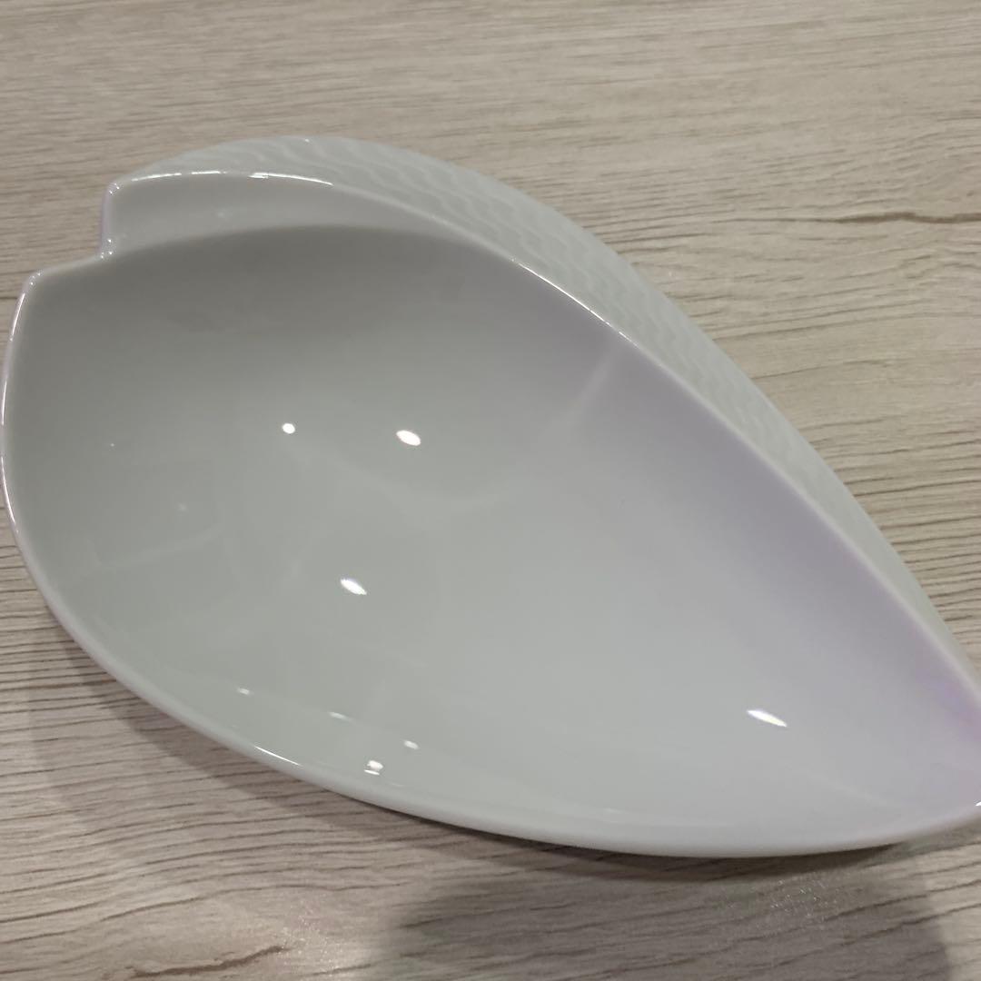 MEISSEN ホワイト皿 波形デザイン