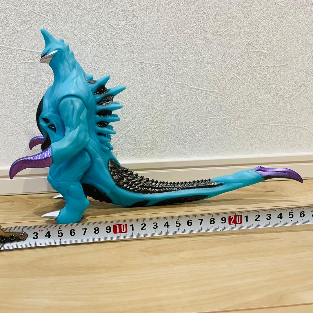 ゴジラ ソフビ ガイガンレクス&ガイガンミレース風 2体セット - メルカリ